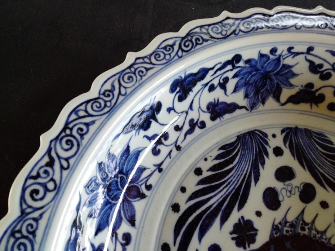 元代　青花桂魚文大皿