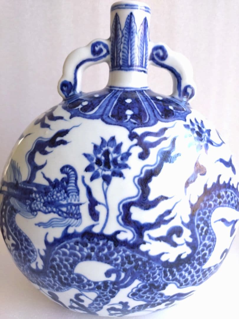 開運ー青龍と鳳凰の白青磁の壺
