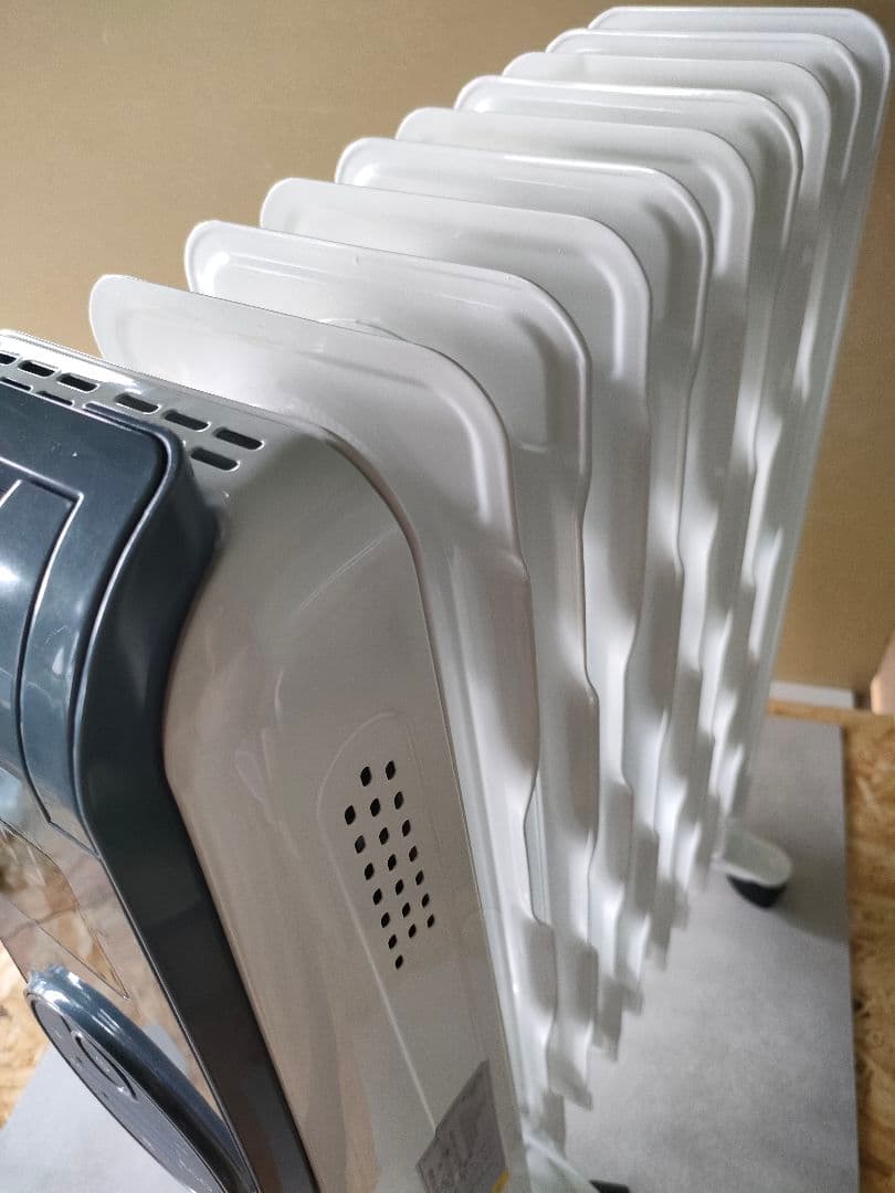 開封済み未使用★エレクトロラックス オイルヒーター EO12D102C0