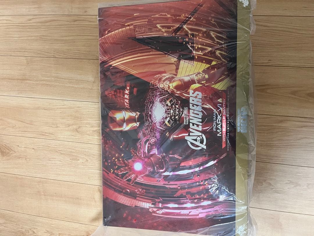 ホットトイズ　フィギュア　アイアンマンマーク６ ２.０版パワードスーツ装着機付き