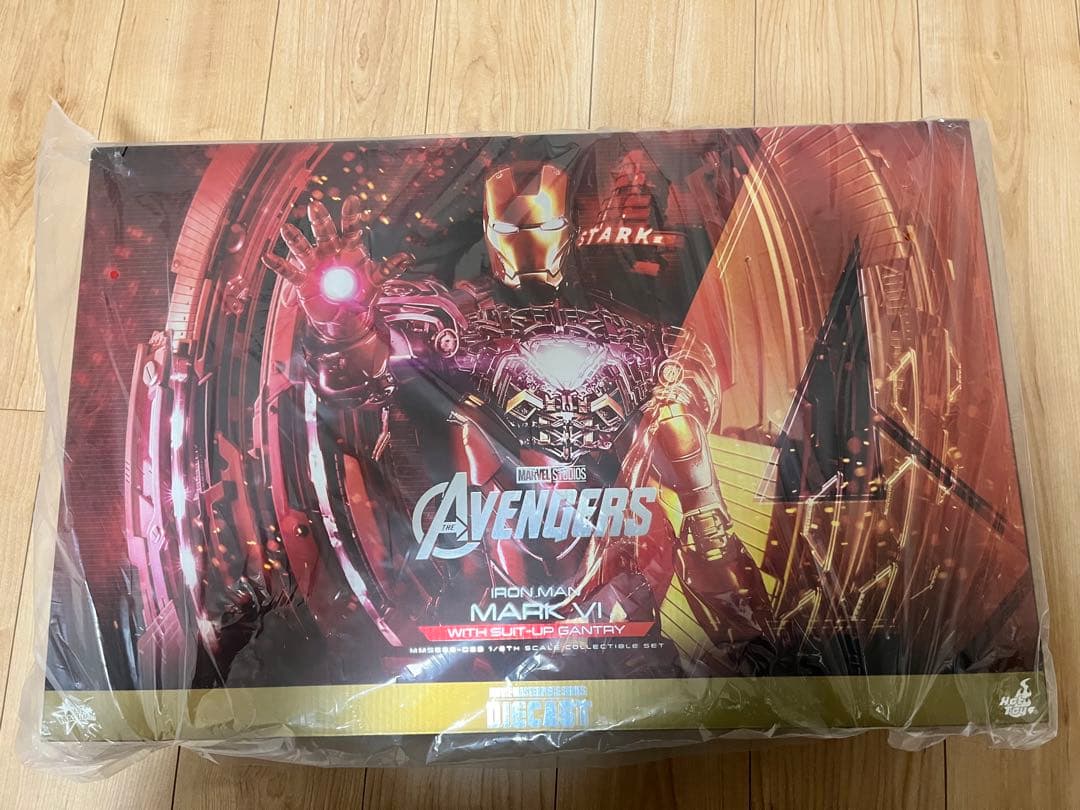 ホットトイズ　フィギュア　アイアンマンマーク６ ２.０版パワードスーツ装着機付き