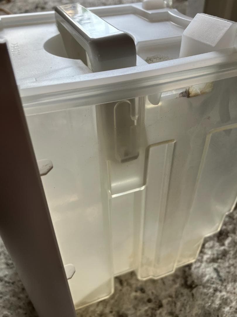 シャープ 除湿機 除湿器 衣類乾燥 CM-J100-W 2021年製