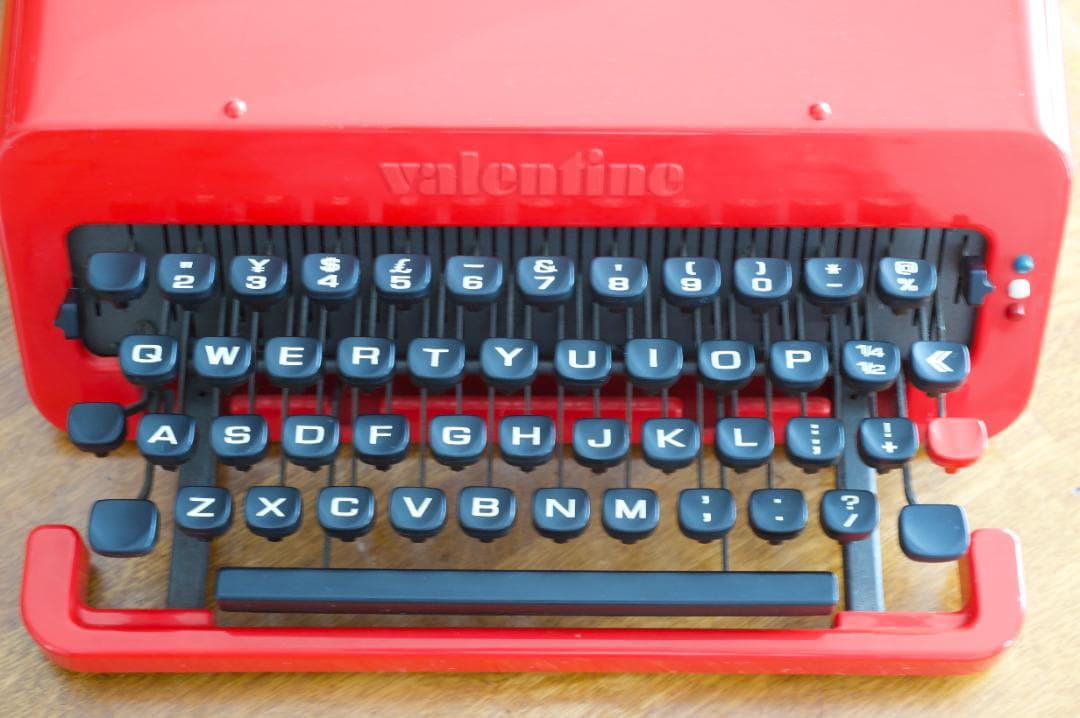 【美品ヴィンテージ】オリベッティ タイプライター (インクリボン付)