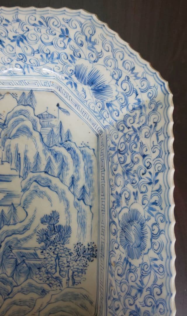 中国陶器 大明成化年製 山水図 青白磁 八角形の風景大皿