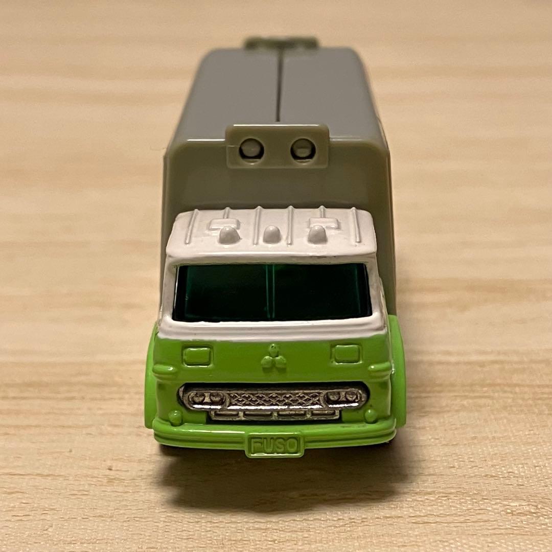 トミカ ふそうトラック デンター T ライオン No.7 1/127