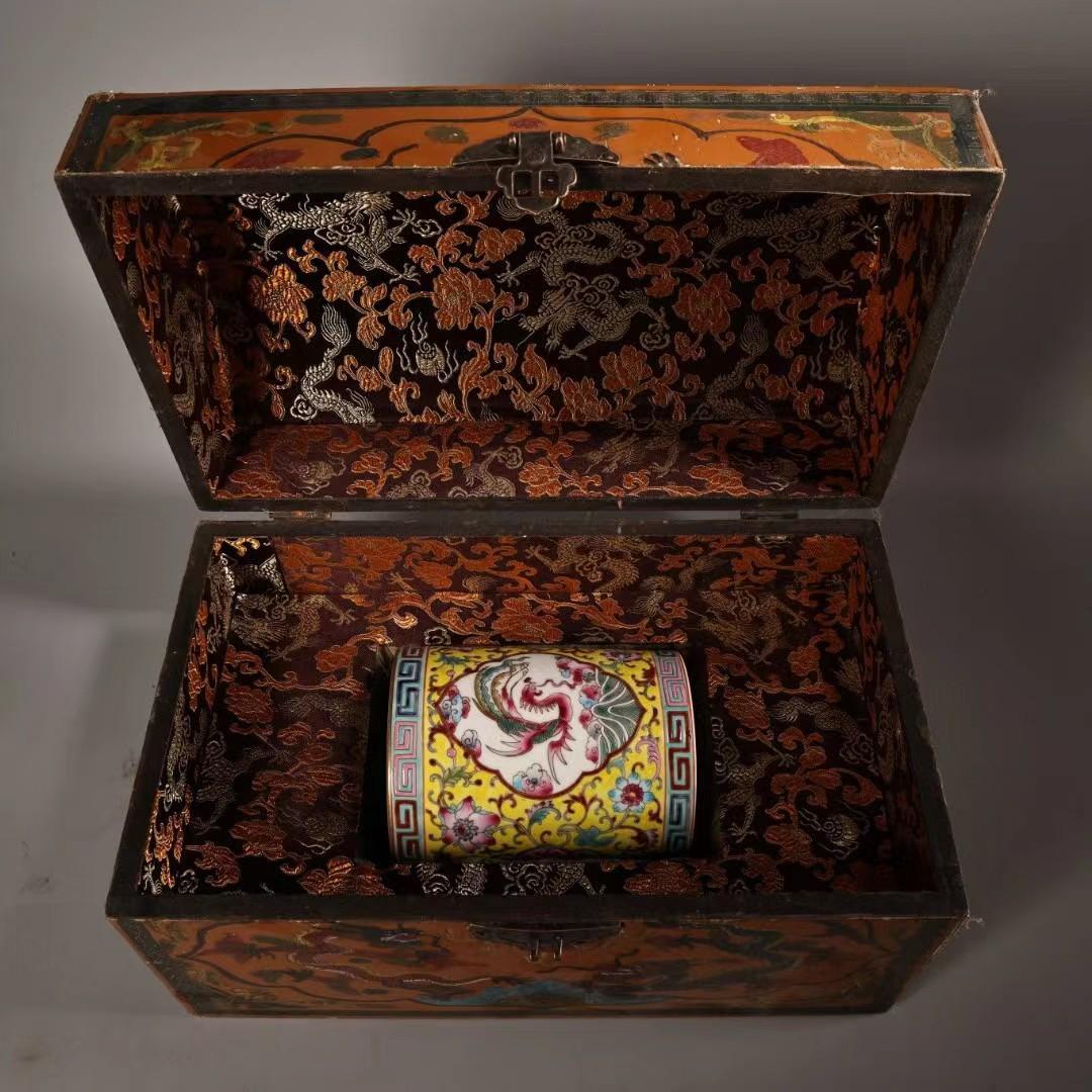 中国古美術・珍蔵珐琅彩粉彩陶磁器のペン立・書道品・純手描き・案頭・文房具・箱付き