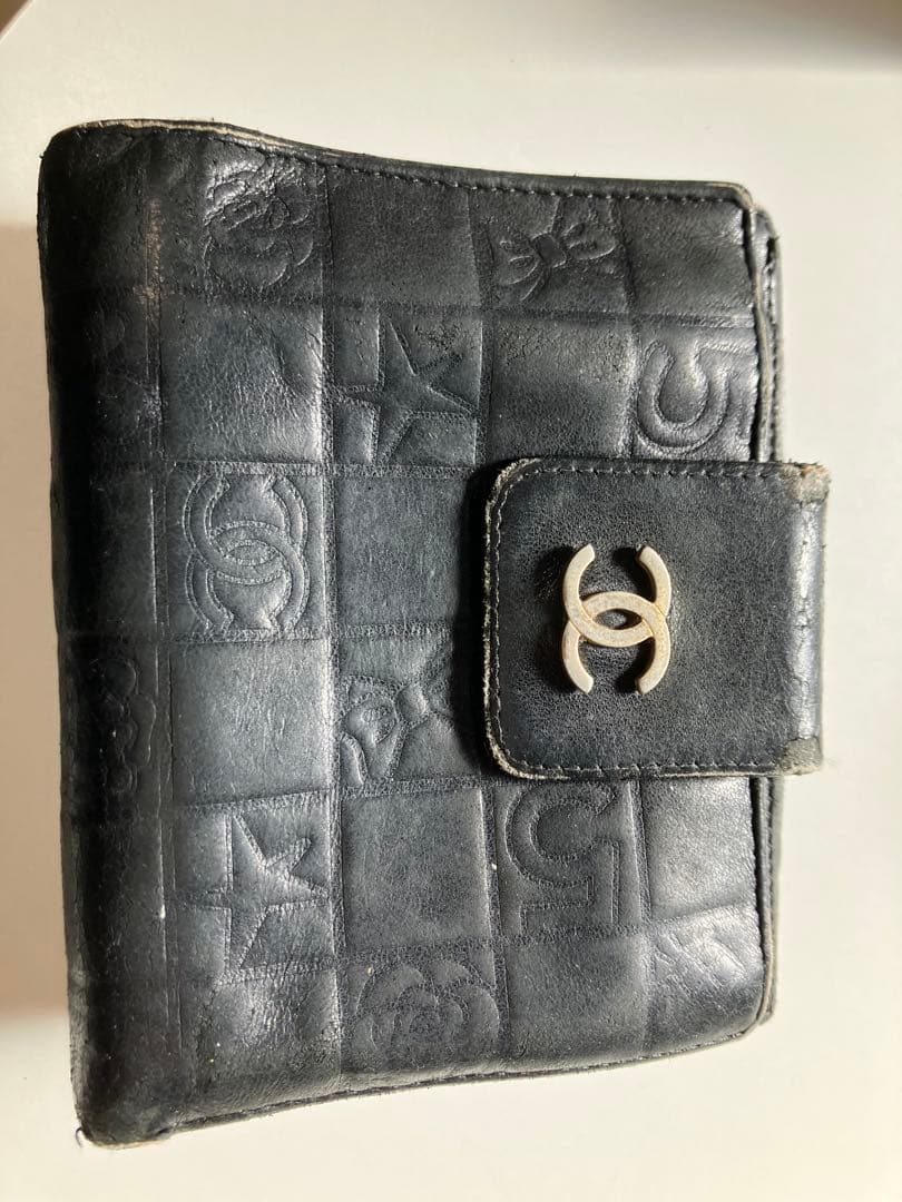 CHANEL　アイコンライン　ブラック 　二つ折り財布　財布 　長財布