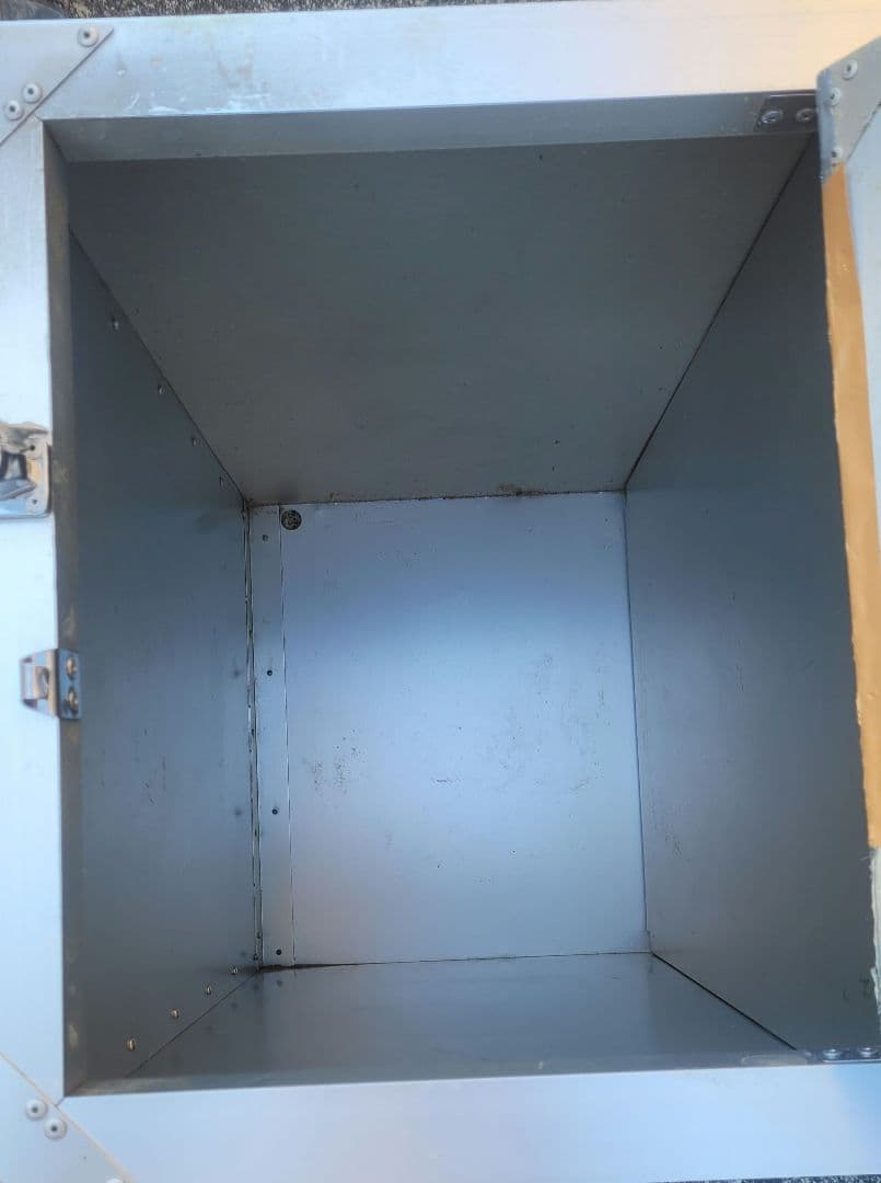 アルミ製犬ケージ 約79cm x 48cm x 69cm 2頭入り