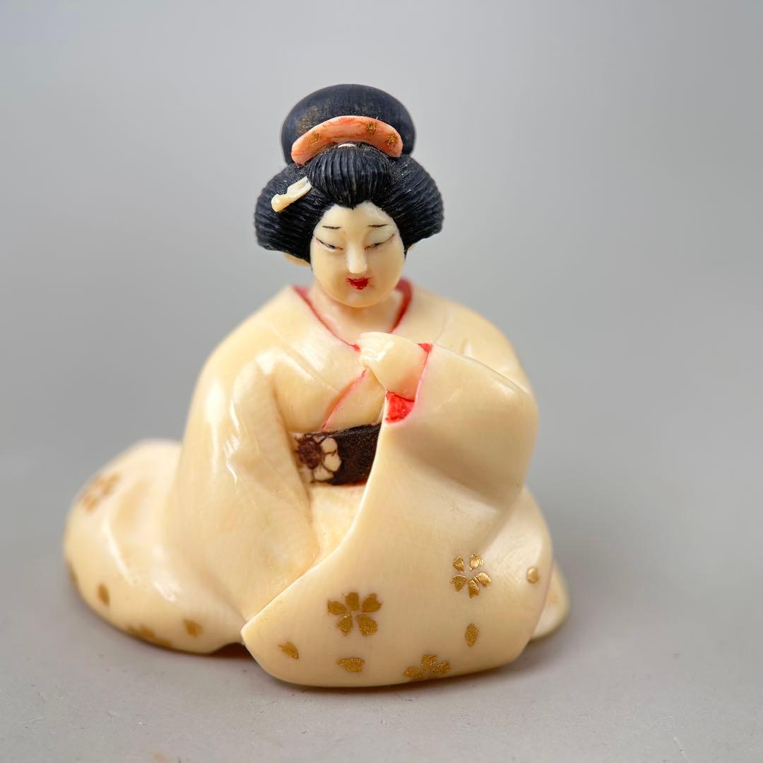 本物保証 鯨歯 鯨牙 根付 置物 在銘 芸者 舞妓 春画 細密彫刻 共箱付