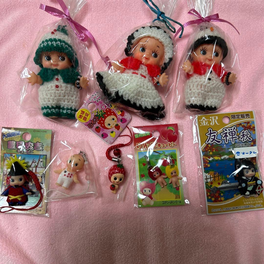 キャラクター人形3体セットとストラップ