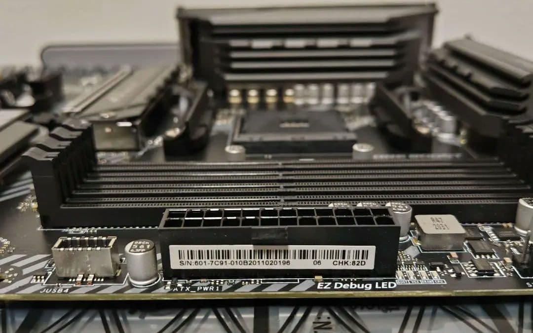 AMD Ryzen 7 5800X3D とMSIマザーボードとメモリセットで