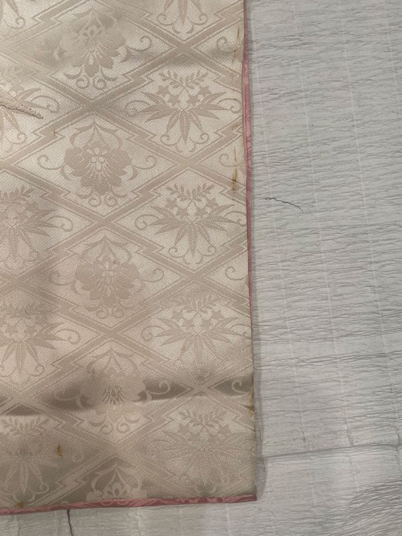 【振袖 】白ピンク 花柄刺繍　アンティーク着物(振袖単品にて出品)