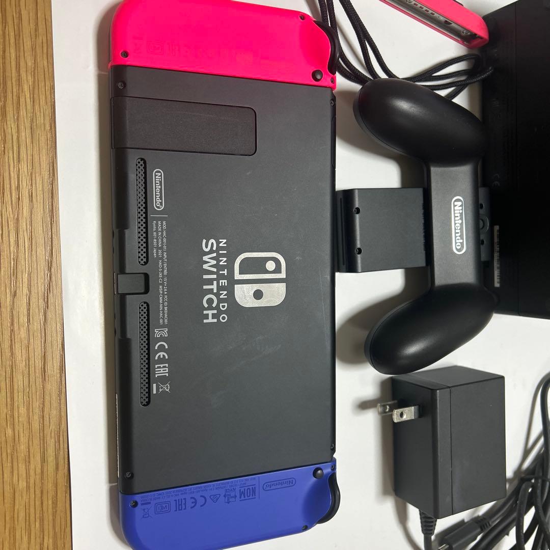 使用回数少なめ　Nintendo Switch 本体 ブルー/ネオンピンク