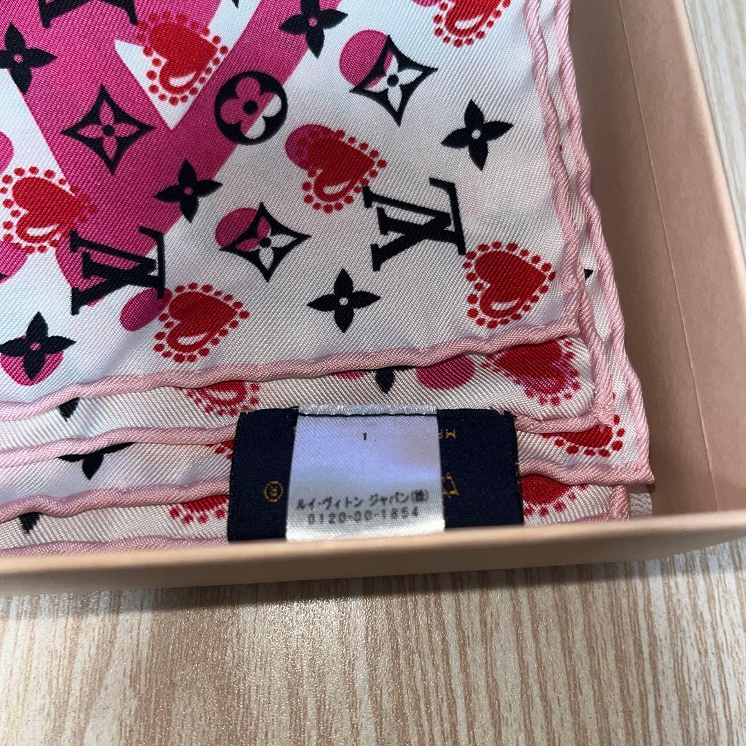 LOUIS VUITTON ハートモノグラムスカーフ