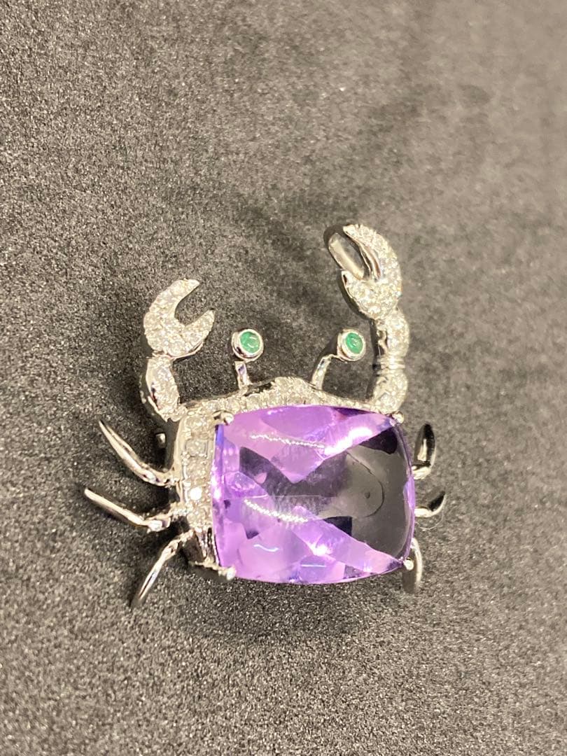 K18WG ダイヤ 蟹モチーフ ブローチ エメラルド アメジスト