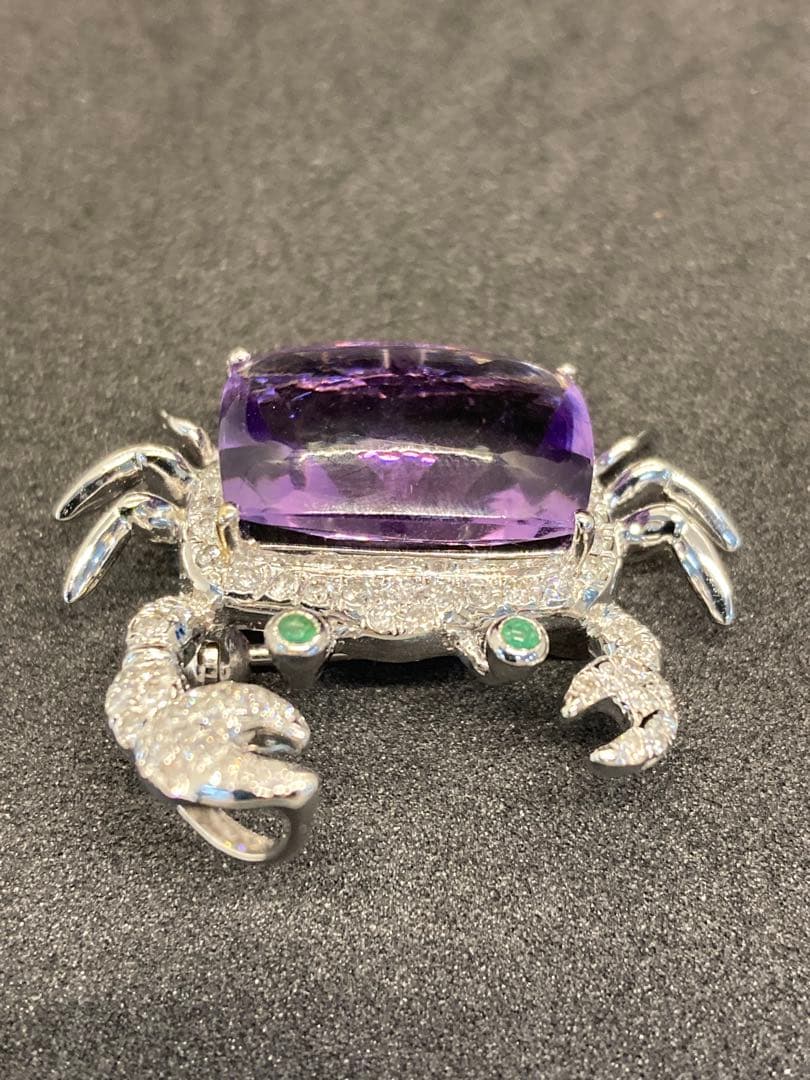 K18WG ダイヤ 蟹モチーフ ブローチ エメラルド アメジスト
