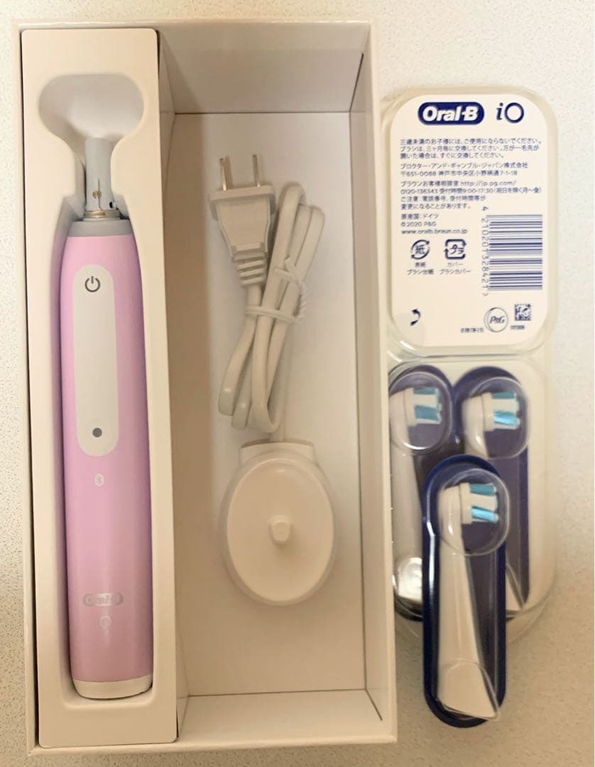 【新品未使用⭐️】電動歯ブラシ Oral-B iOシリーズ4 ブラシヘッド3本付き