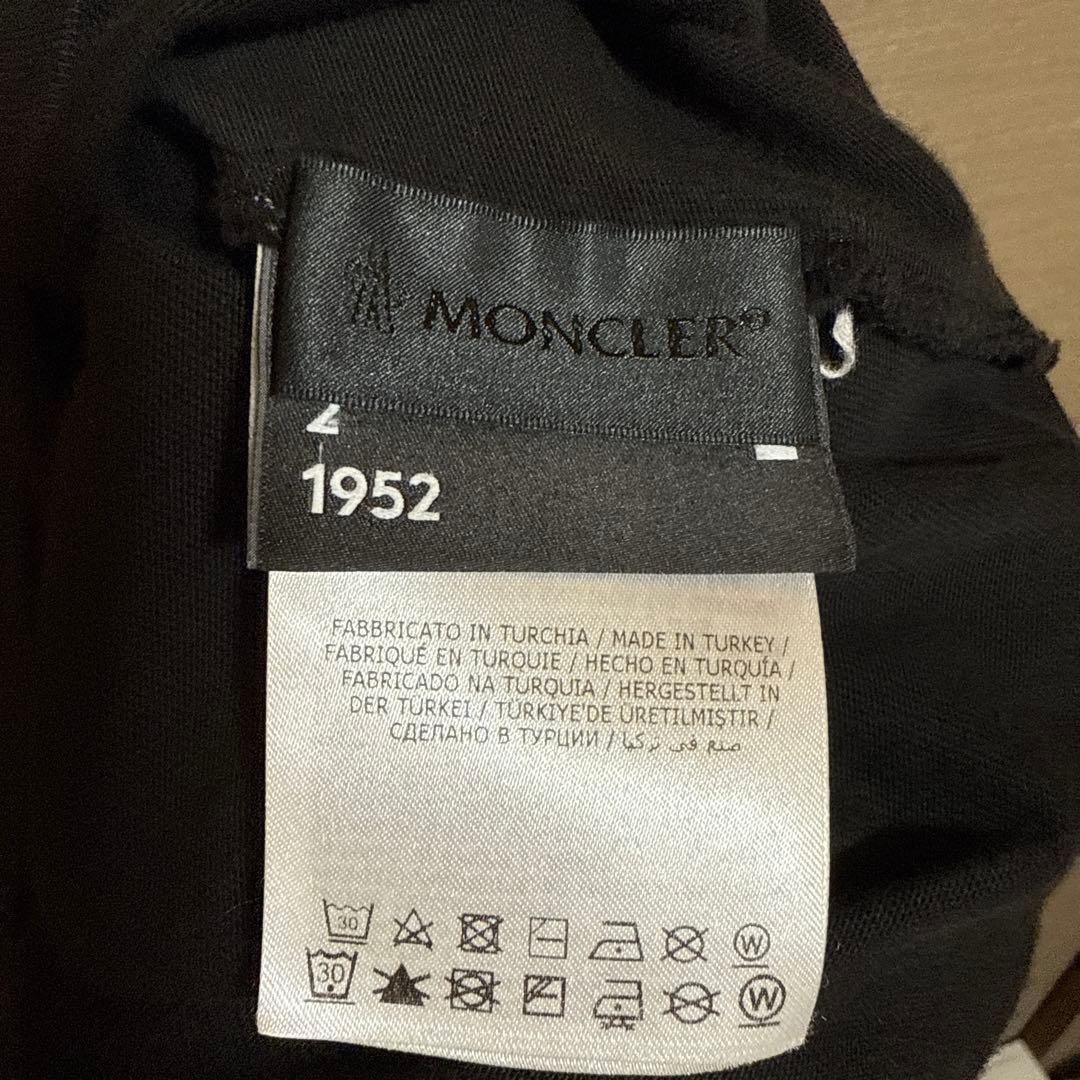 MONCLER 黒 Tシャツ ロゴ刺繍