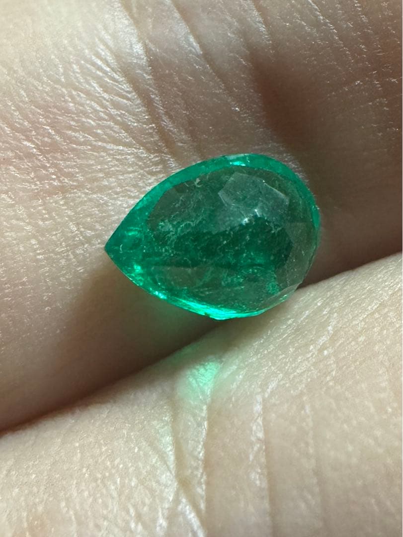 天然エメラルド　0.971ct