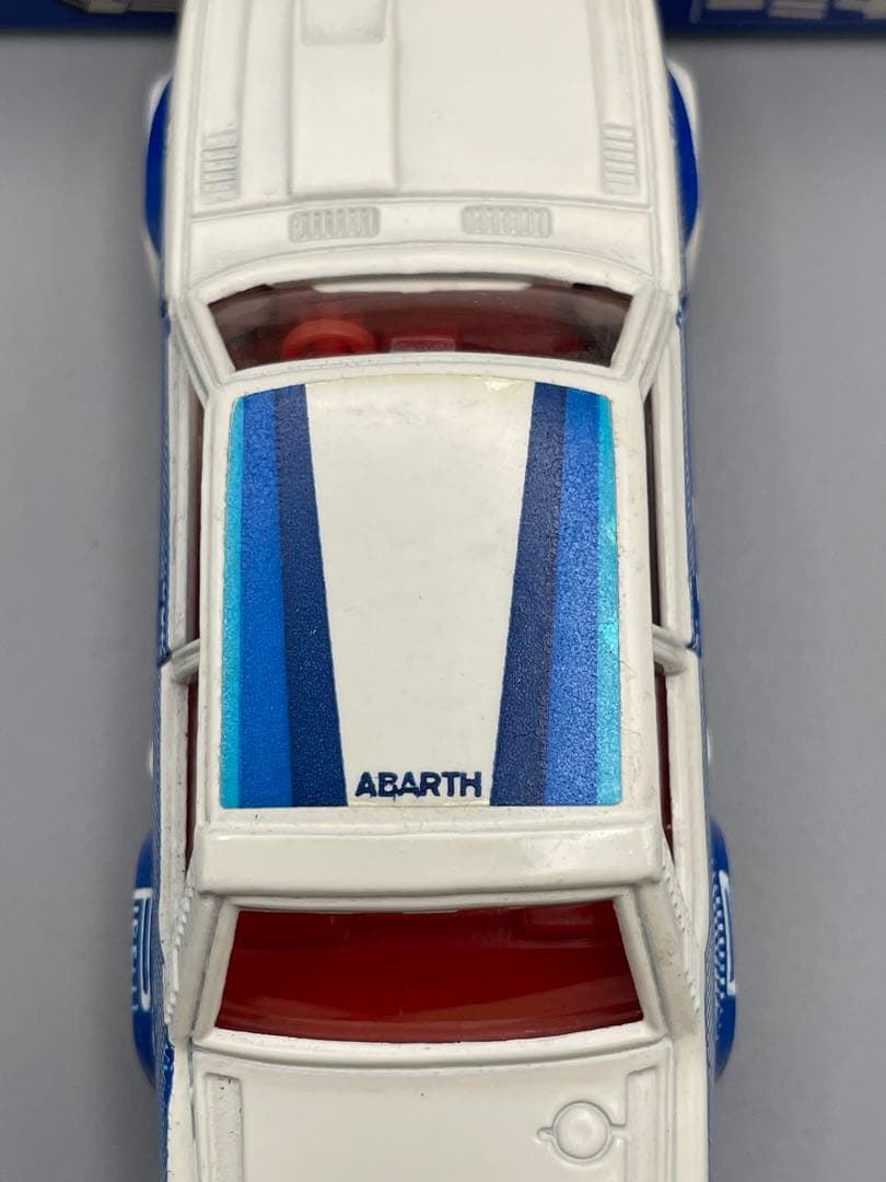トミカ　外国車シリーズ　F11 フィアット　131 アバルト　ラリー