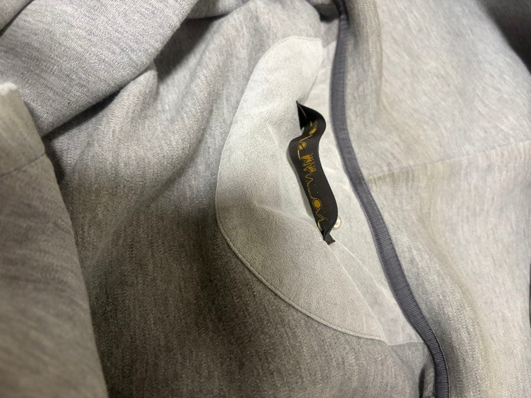 ジャンク　ヴィトン グレー ジップパーカー
