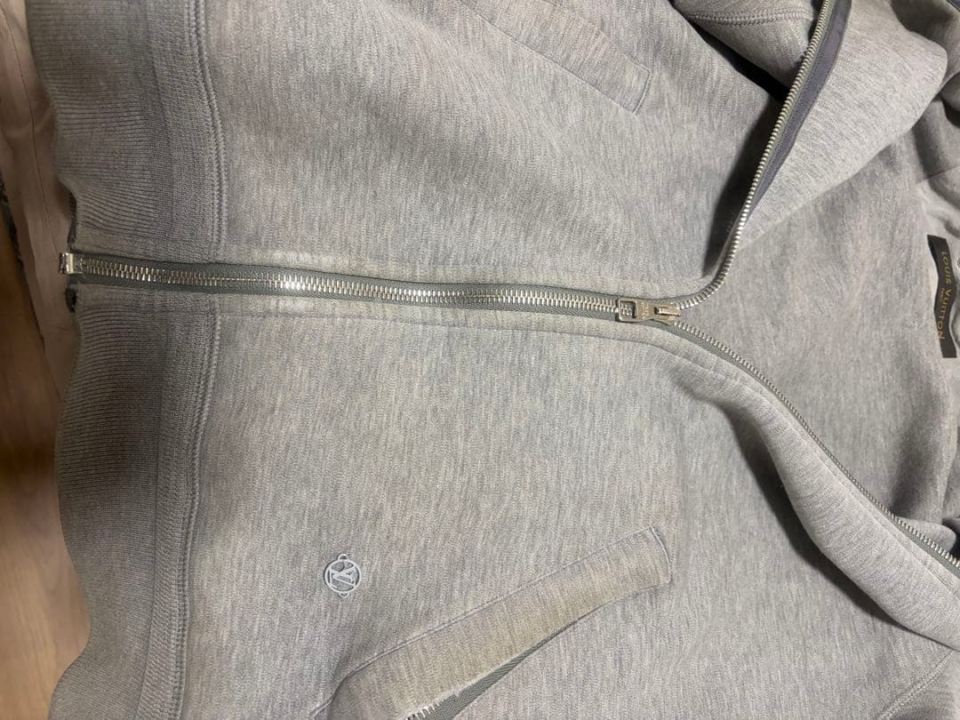 ジャンク　ヴィトン グレー ジップパーカー