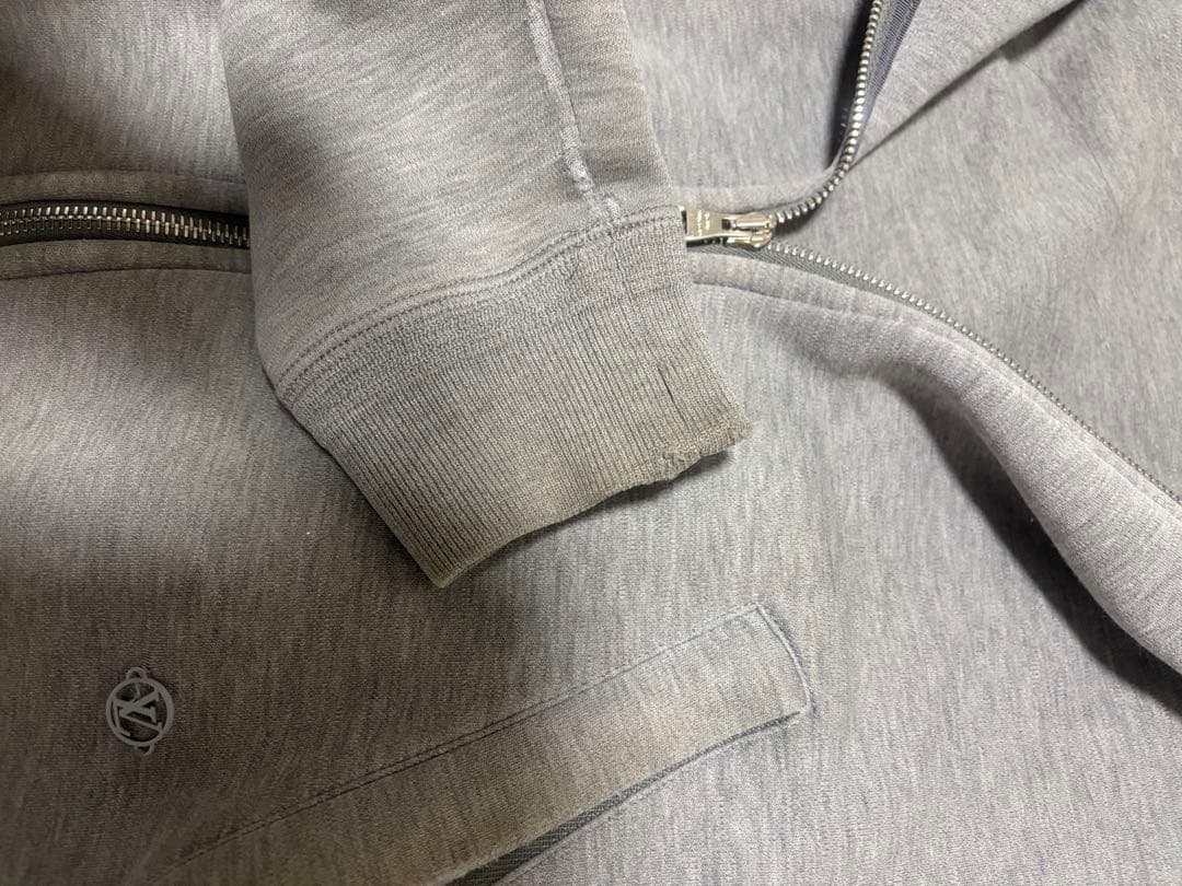 ジャンク　ヴィトン グレー ジップパーカー