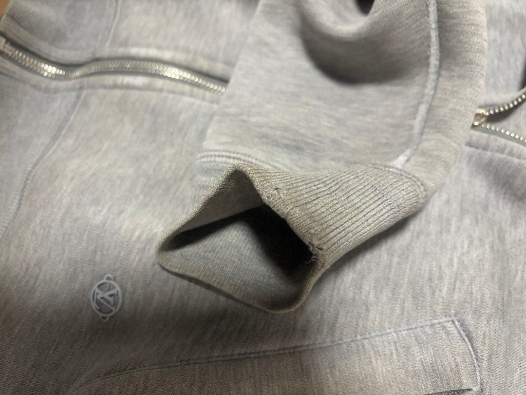 ジャンク　ヴィトン グレー ジップパーカー