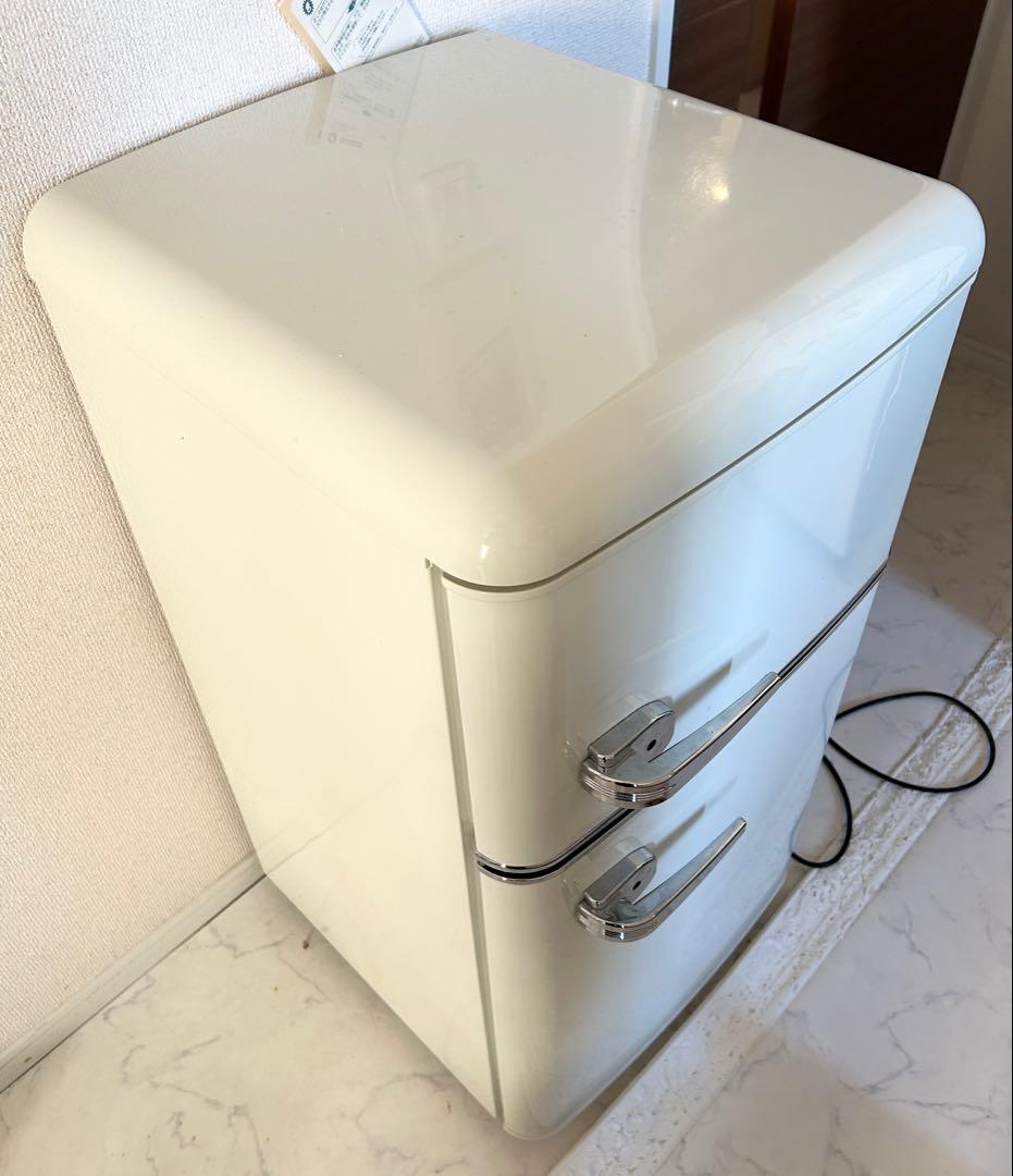 ホワイト 2ドア冷蔵庫 ガラス棚付き