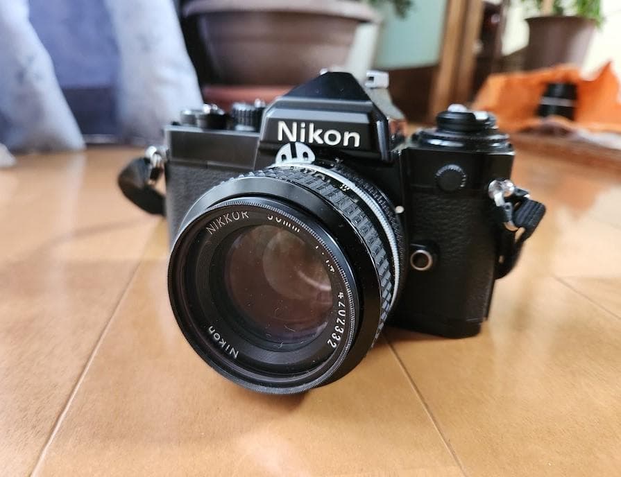 Nikon FE 一眼レフカメラ Nikkor 50mm f/1.4（中古）