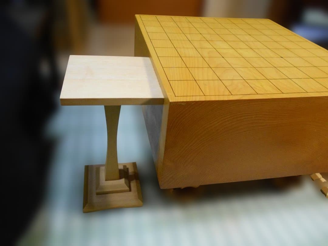 将棋盤脚付き5寸／本榧／板目／盤カバー付き／駒台／※難有