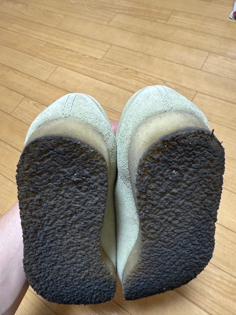 CLARKS ベージュ スエード モカシン