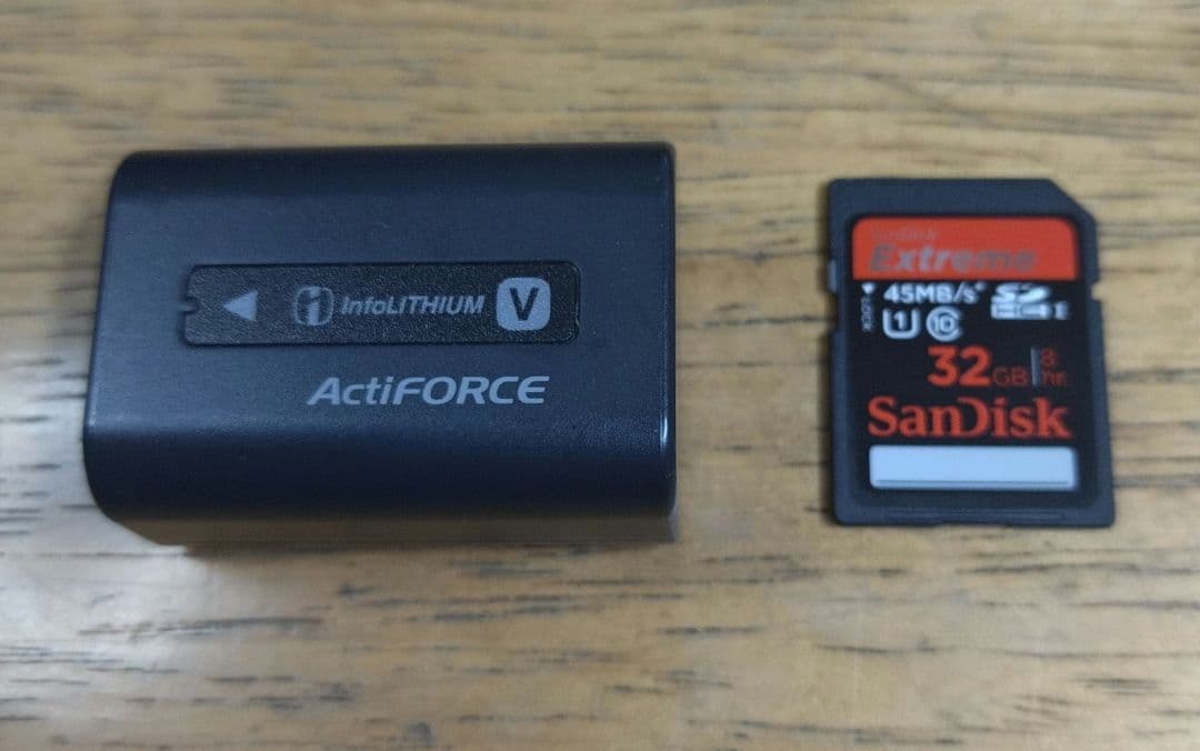 SONY HANDYCAM HDR-PJ590　SD付