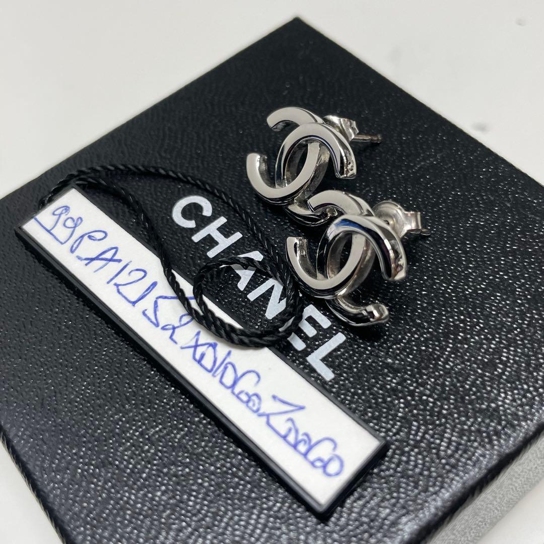 ニ*中様 CHANEL シルバー ココマークロゴ ピアス