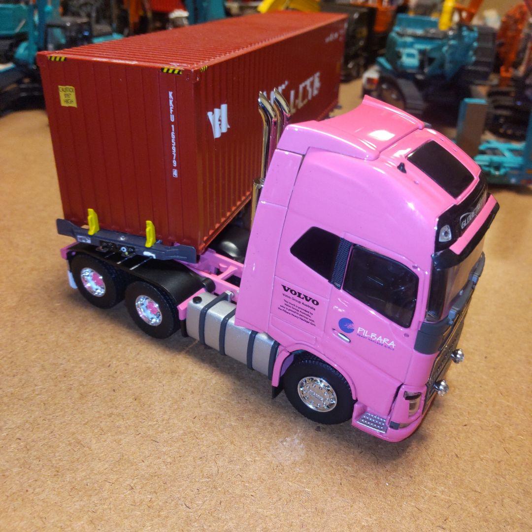 ボルボ グローブトロッター ピンク トレーラー K LINE