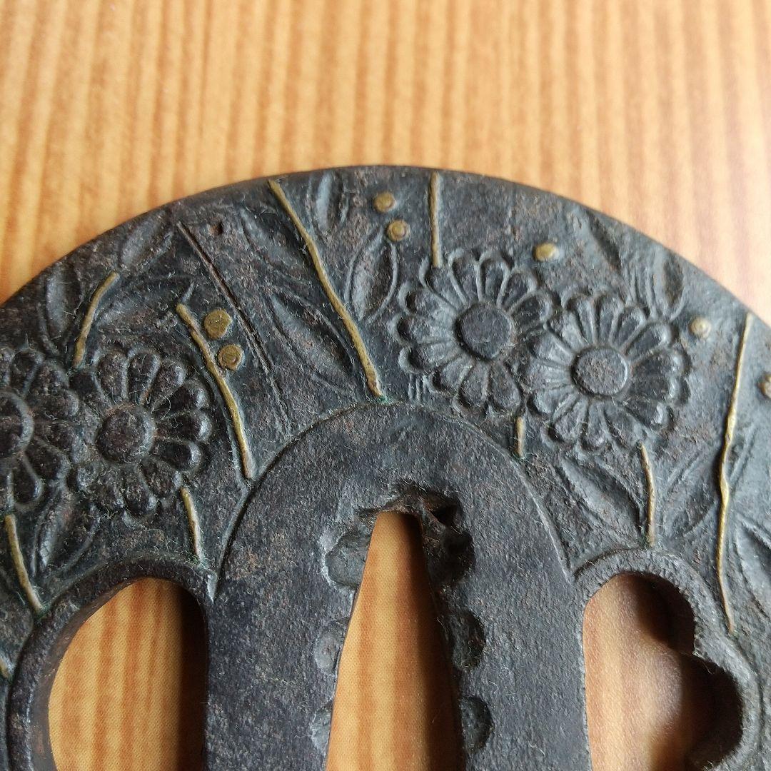 刀の鍔 草花 の図 平 安城鍔