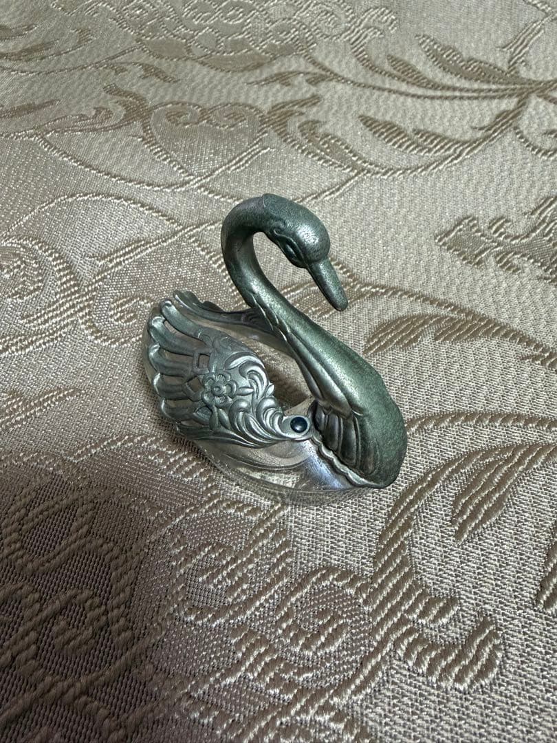 金属とガラス製 白鳥型　アクセサリー入れ