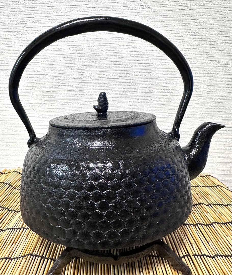 未使用品　南部光栄堂造　２８型　超大型鉄瓶　南部鉄瓶　南部鉄器　調理器具　鉄瓶