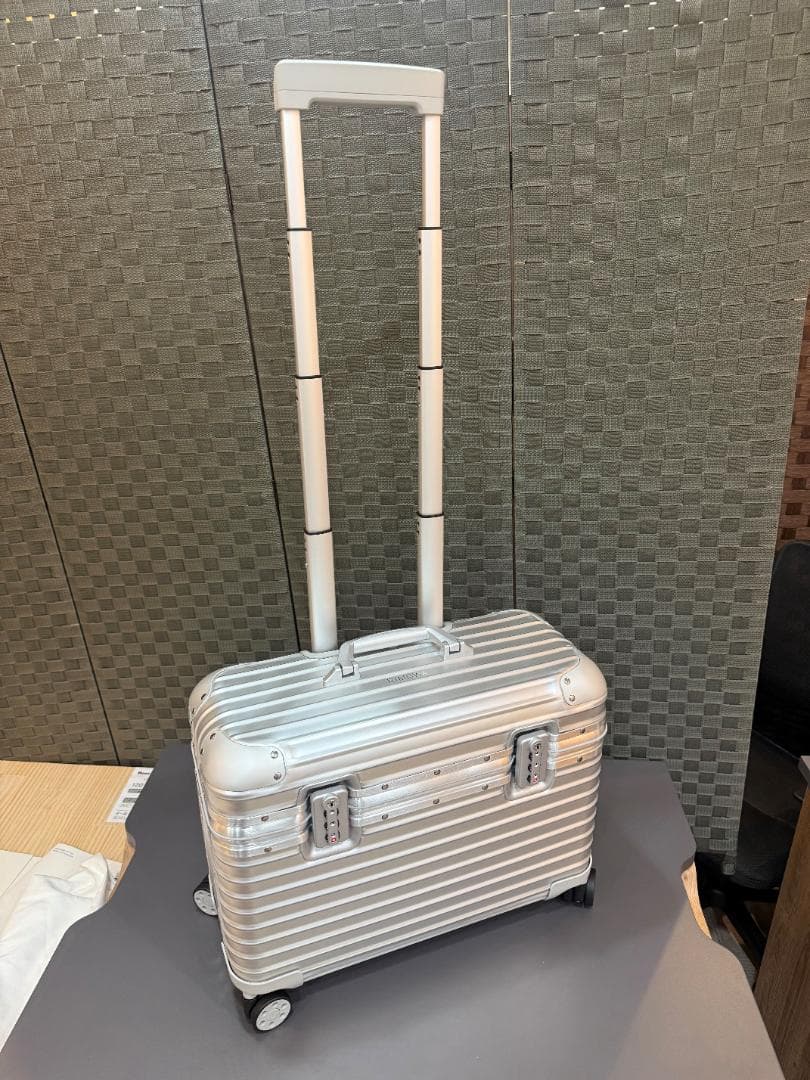 【極美品】RIMOWA リモワ PILOT パイロット スーツケース 31L