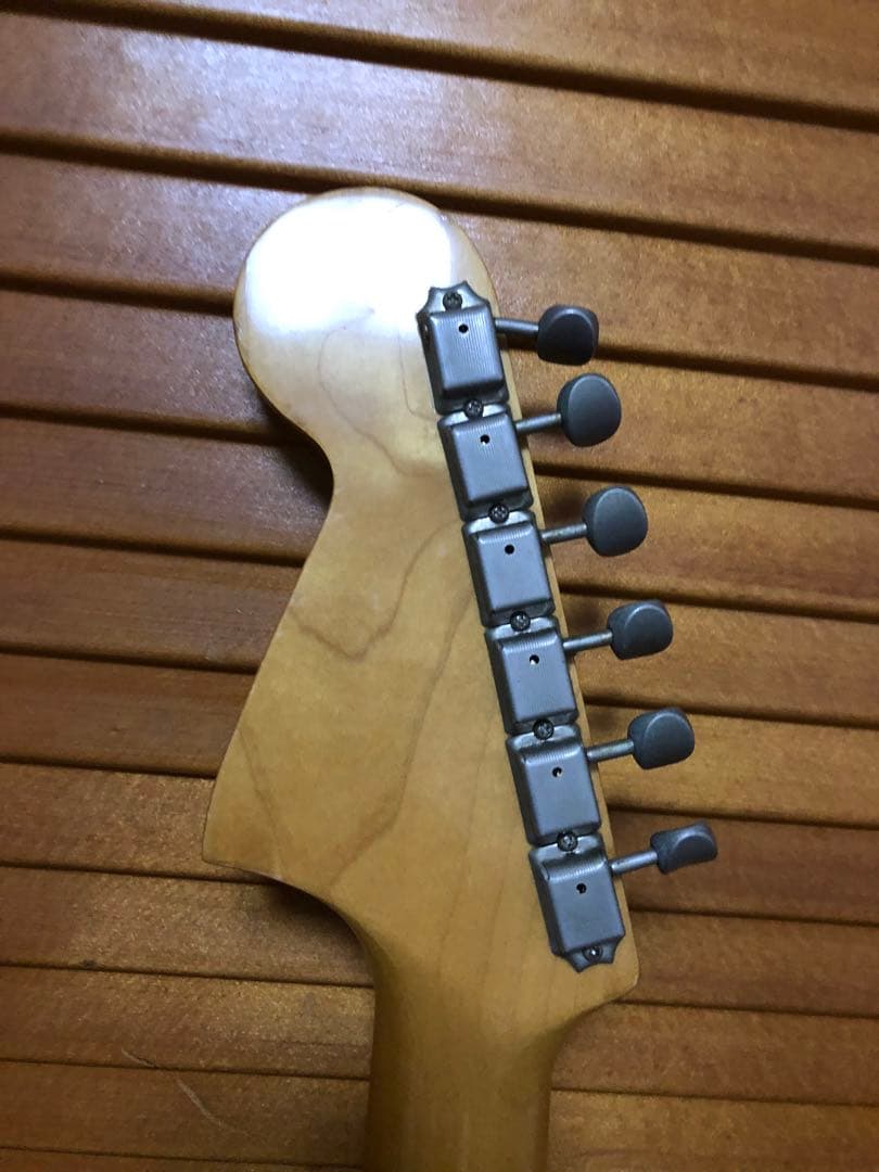 97年製　Fender Jaguar レッドエレキギター　ジャンク