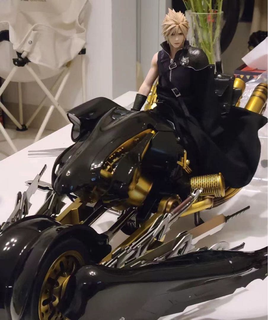 ファイナルファンタジーXVI クラウド AC版   可動フィギュア