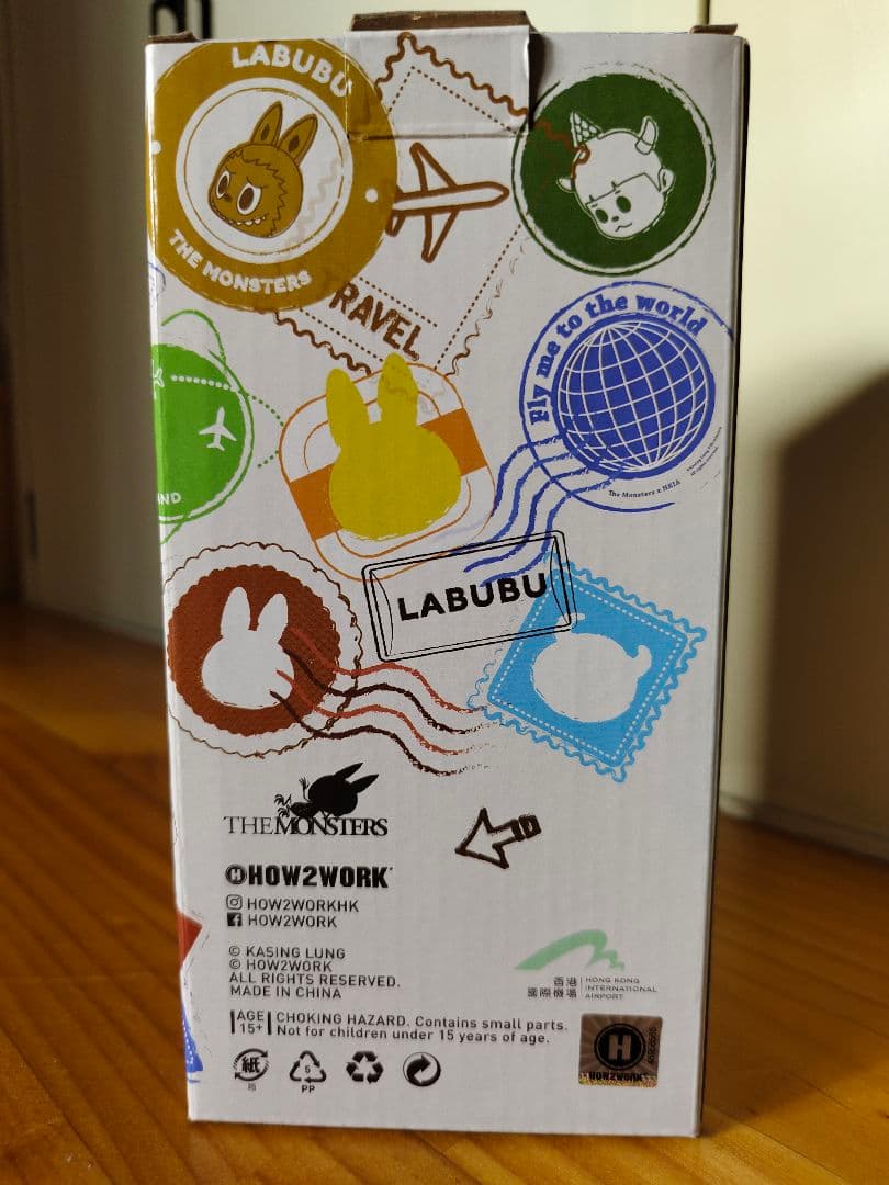 LABUBU x HKIA コラボ　限定フィギュア