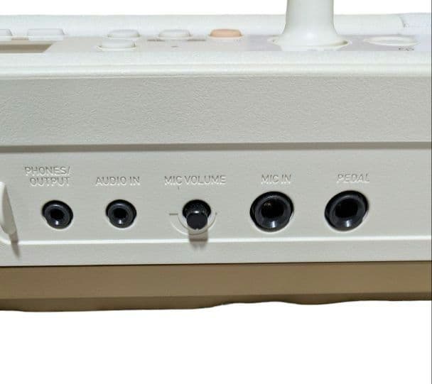 CASIO LK-526 光ナビゲーション付きキーボード 2022年製