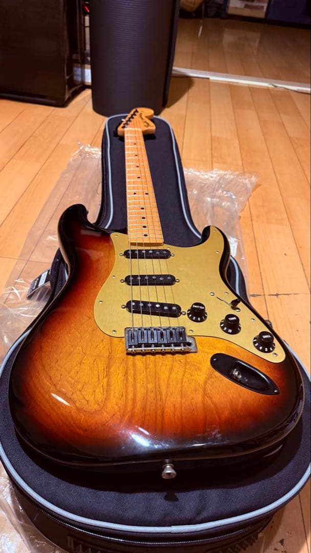 Fender Stratocaster サンバースト