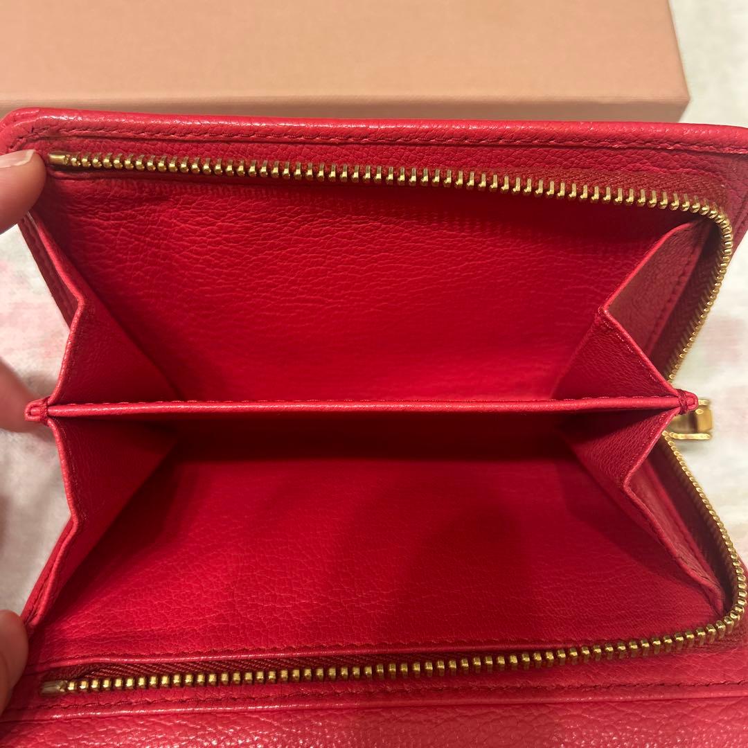 日曜日限定値下げMIU MIUピンク二つ折り財布