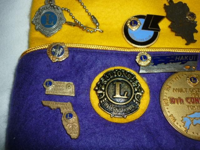 ◆ライオンズクラブ 帽子と七宝製ピンバッジ48個 1個は元会長10K 10金