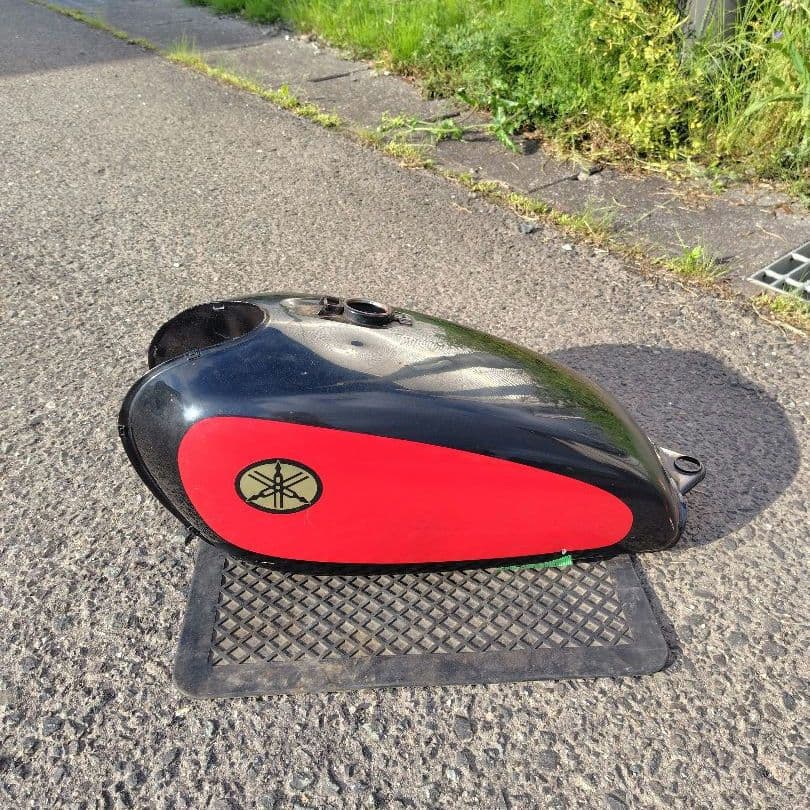 SR400 SR500 ナロー タンク キャップあり 鍵3本付き キーシリンダー