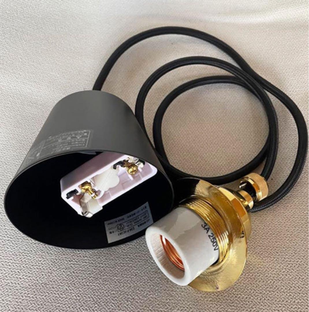 TKO/琺瑯の美しい艶と真鍮を用いたペンダントライト