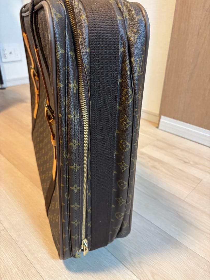 ルイヴィトン モノグラム サテライト 70