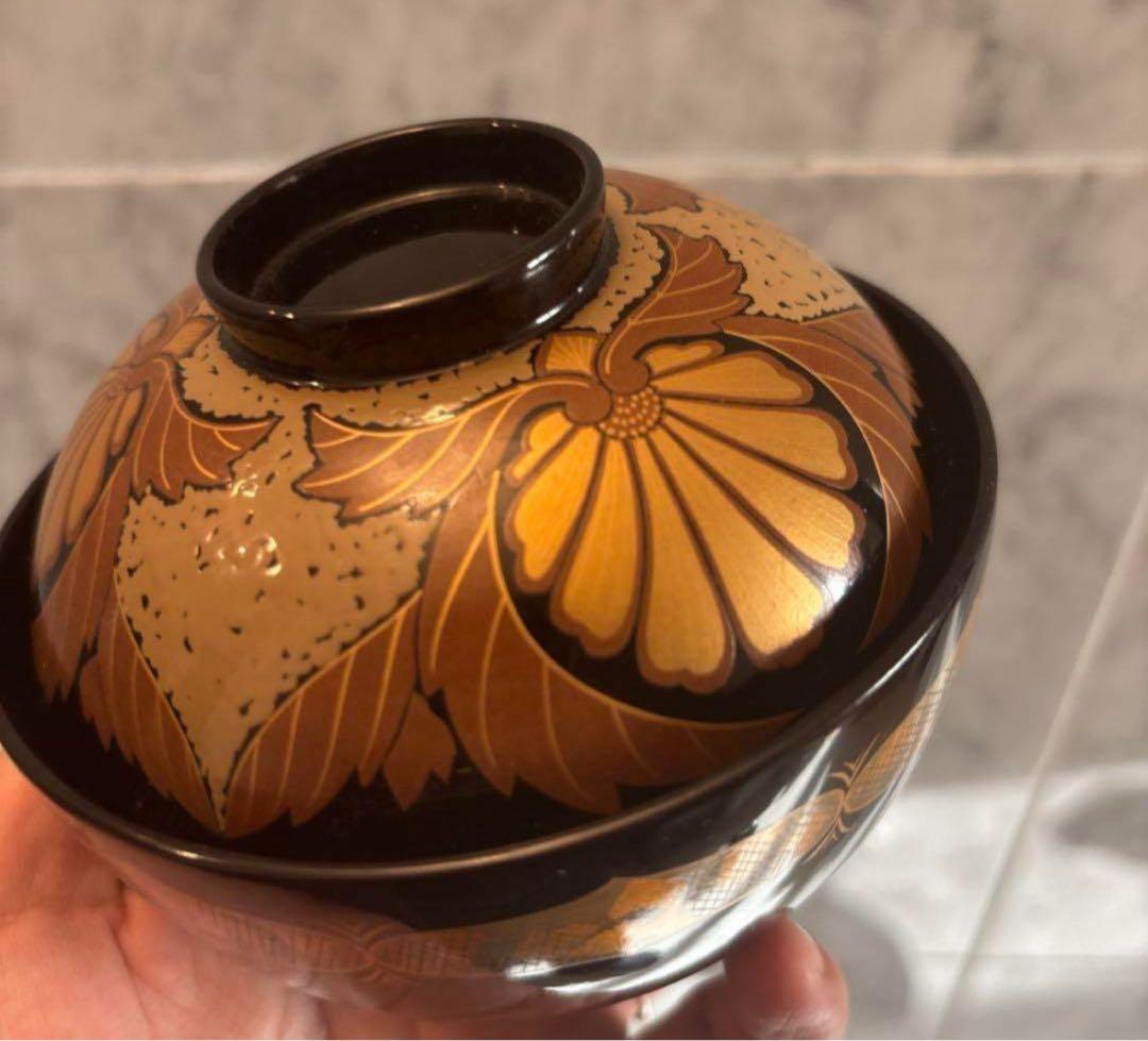 ふんだんに使われた金彩やお花、幾何学模様が美しい絢爛豪華な木製輪島漆塗りお椀2客